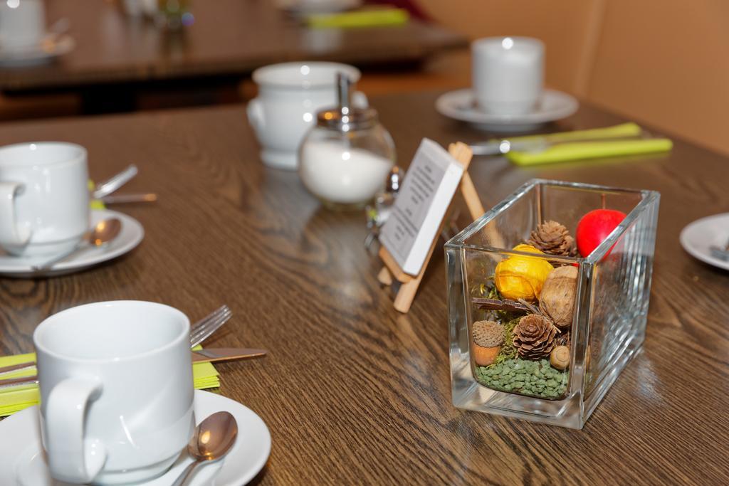 Hotel Huettl - Garni Worms Dış mekan fotoğraf